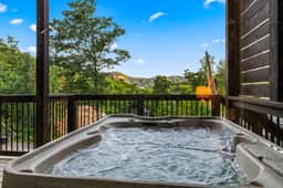 Mountain Modern Couples Retreat Hot-Tub Views - Image 2