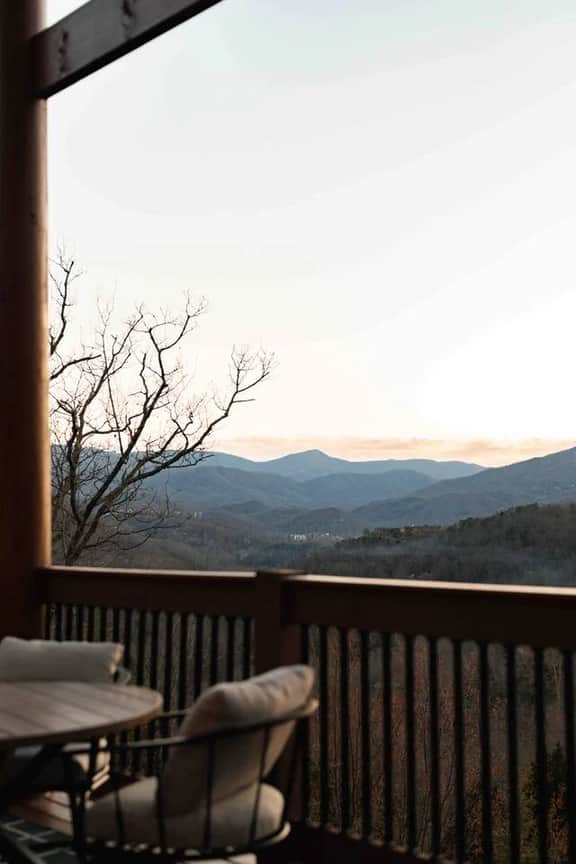 Grand Views|3 King suites|Arcade|Theatre|Hot-tub - Image 3