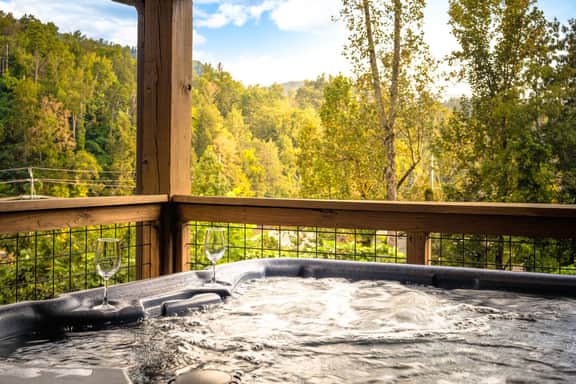 4 bd Smoky Mtn Lodge | Game Room Hot-Tub Firetable - Image 2