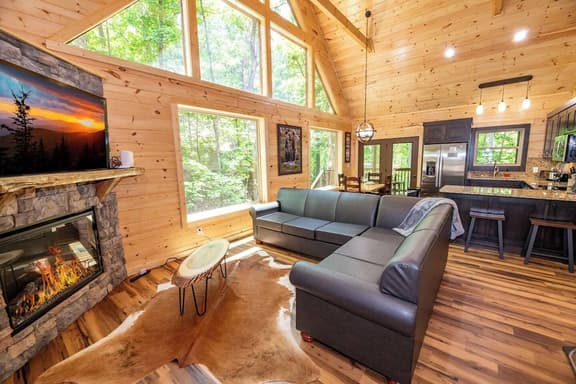 Cozy Cabin • Hot Tub • Game Loft Cobly Nob - Image 1